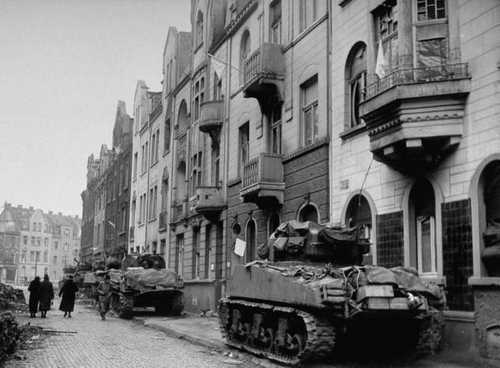 American Sherman tanks in Cologne