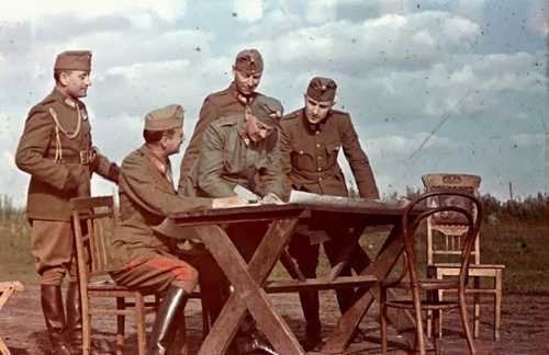 Hungarian officers Ukraina 1942.