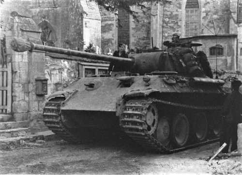 Hitlerjugend command tank