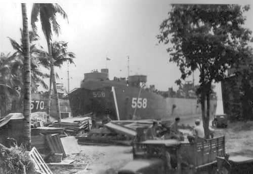 Beached and unloading LST570 & LST558