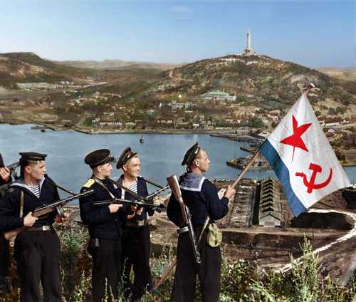 Soviet sailors in Port-Artur 1945