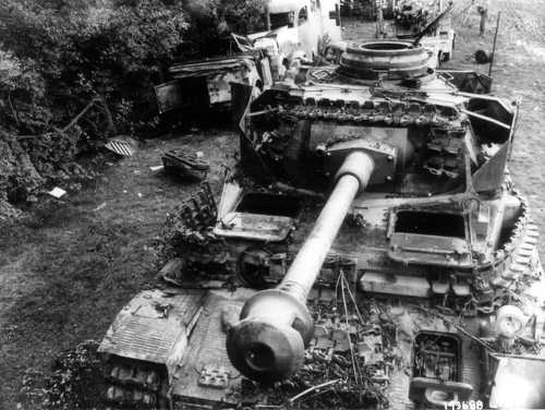 Destroyed Panzer IV ausf J