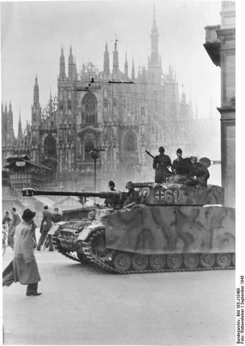 1st SS occupying Milan/Italy