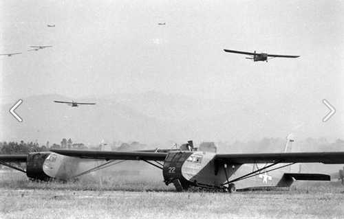 1944 US gliders landing in France