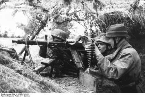 MG42 crew
