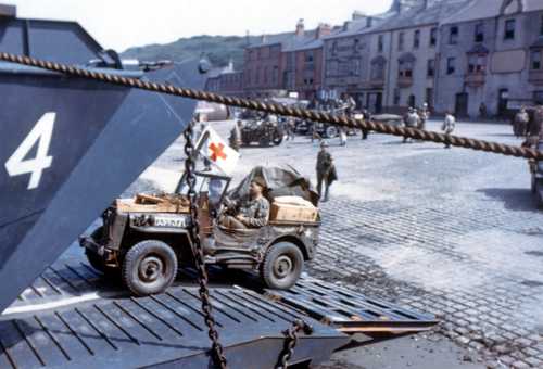 Loading Jeep onto LST