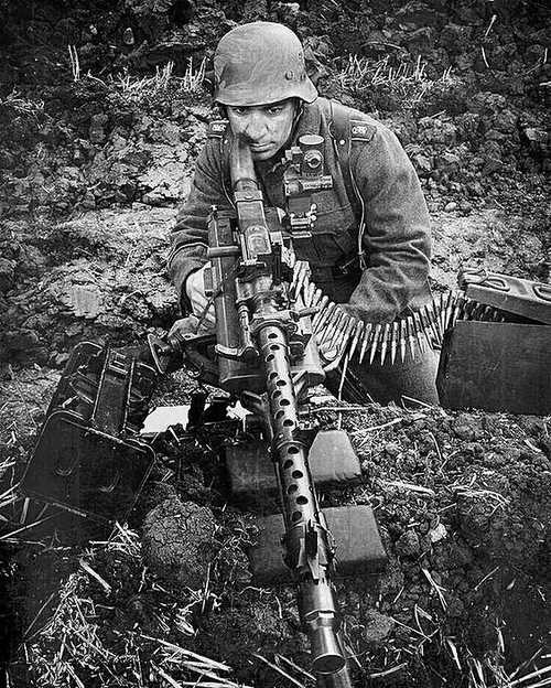 Wehrmacht machine gunner