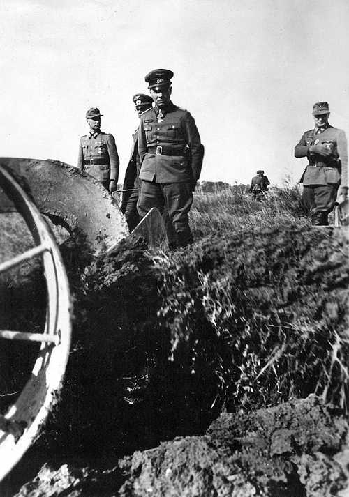 Erwin Rommel inspecting the defenses