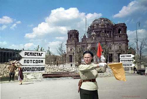 Berlin 1945 soviet traffic controller