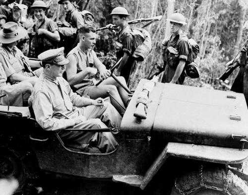 Douglas Macarthur New Guinea 3 Nov 1942