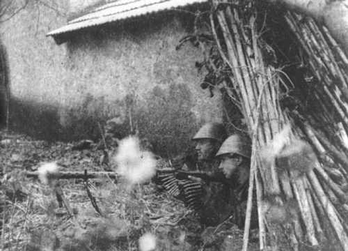 MG-34 machinegun nest.
