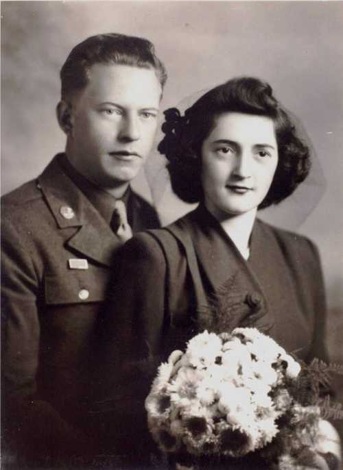 Parents wedding photo 11/1944