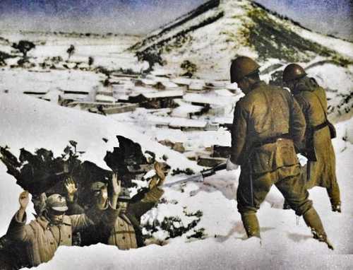 Chinese Soldiers Surrender