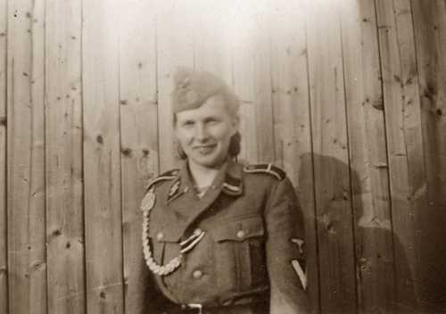 A women in an SS uniform