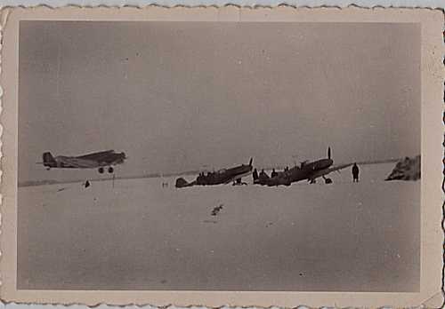 JU-52 landing 