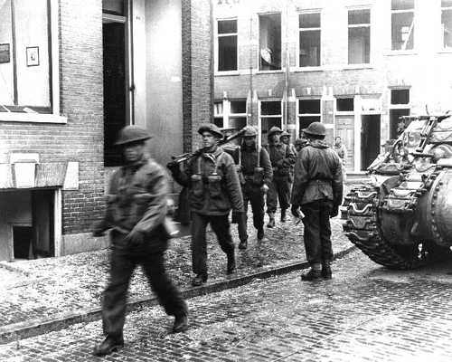 It's 1945, The Perths are now in Holland