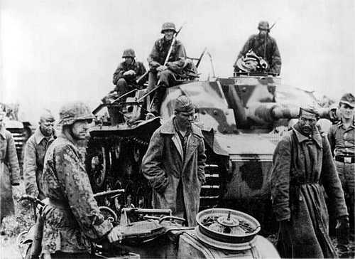 Waffen SS with POWs