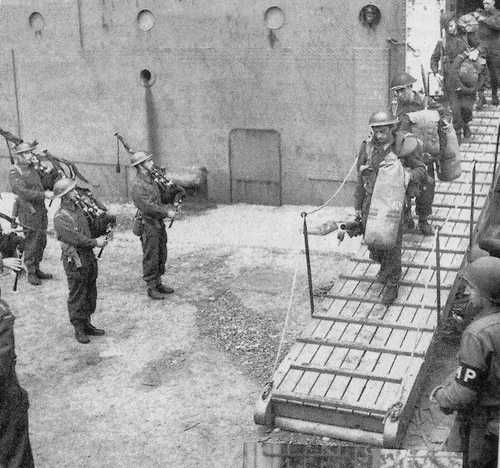 Cape Breton Highlanders disembark, Italy 1943