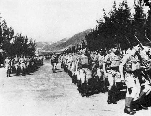Canadian Troops arrive in Hong Kong