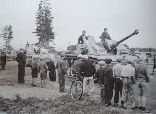 StuG's going to the front 1944