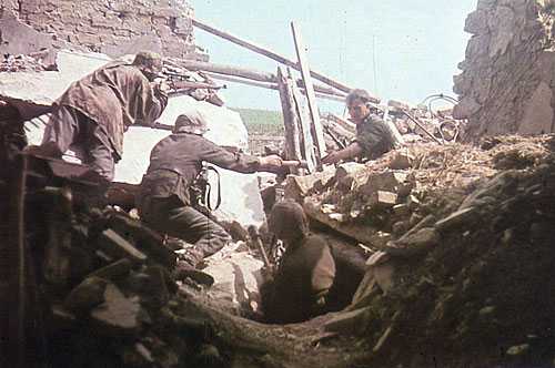 Wehrmacht Soldiers await Allied Attack