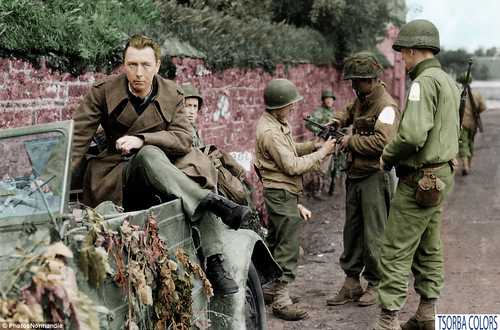 U.S. Soldiers with MP40