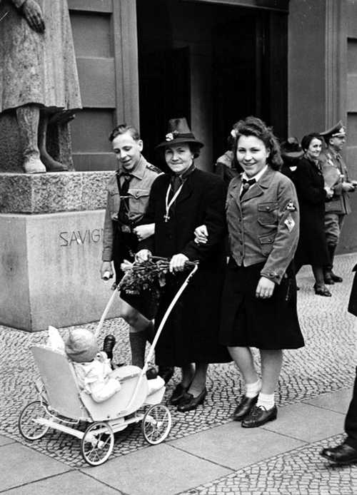 Cross of Honor for mothers