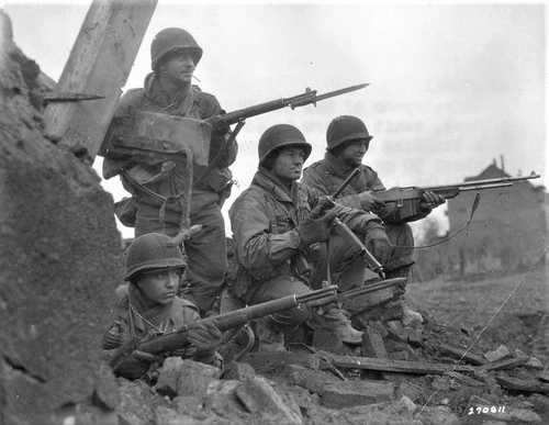 Combat soldiers