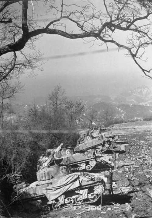 Sherman tanks in Italy