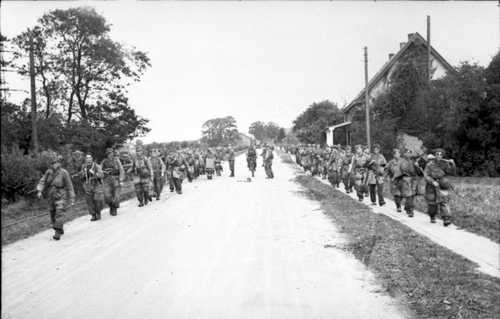 The Germans advance on Oosterbeek