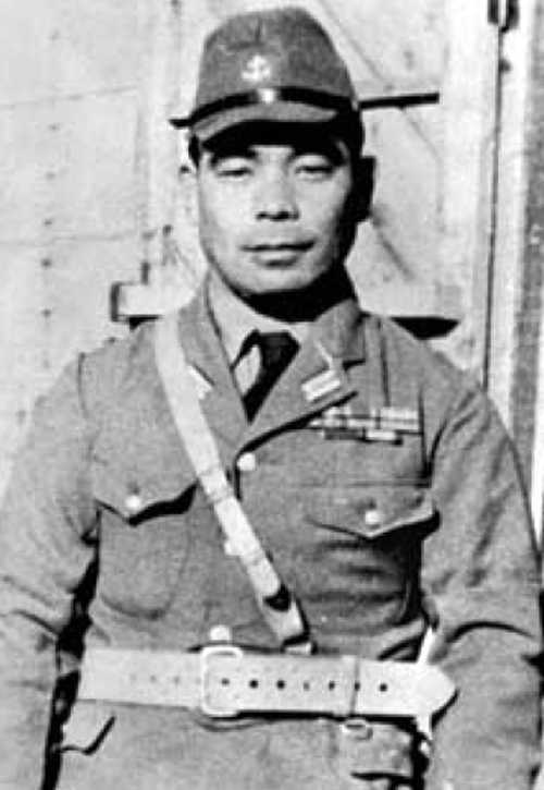 Dive Bomber Ace Takashige Ekusa