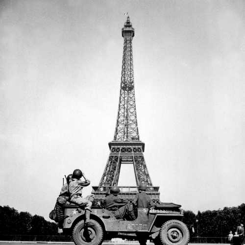 Soldiers View Eiffel Tower
