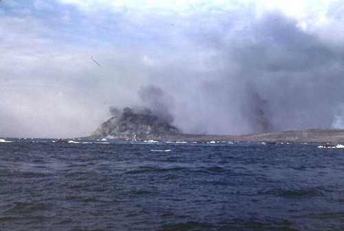 Initial landings, Iwo
