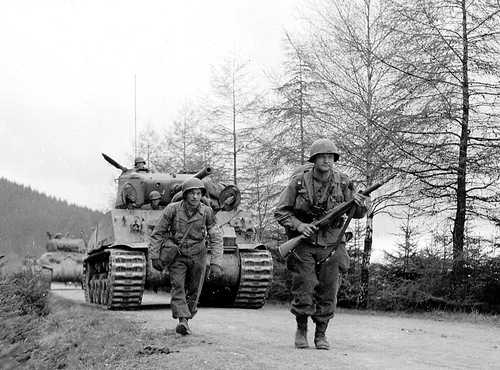 Tanks and footsoldiers