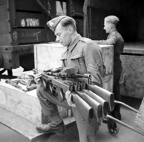 Lapful of Tommy guns