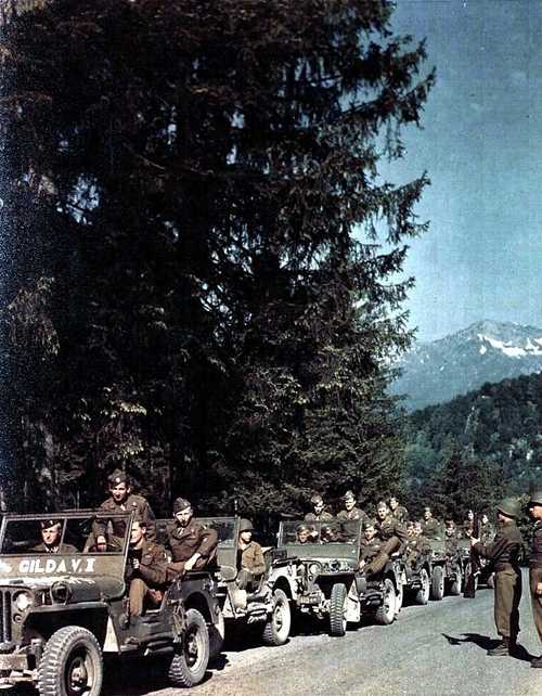 Jeep convoy of "tourists"