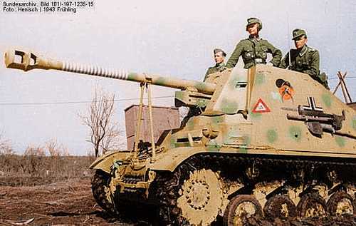 Marder II 1943 East front - by Bundesarchive