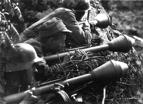 Finns with panzerfaust