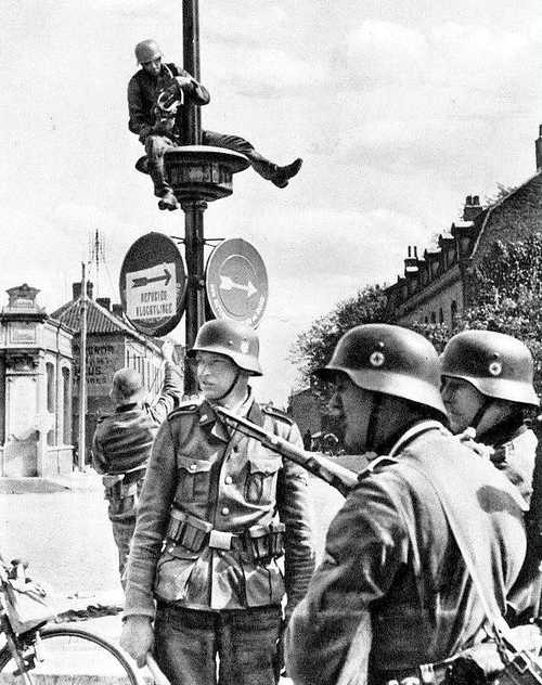 Totenkopf in Paris