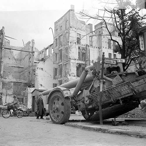 Heavy field howitzer