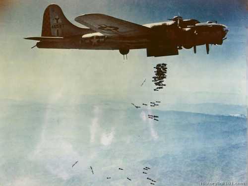 American B-17 Bombs Away!
