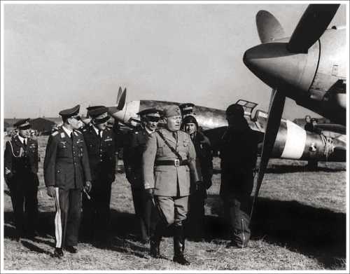 The Duce and the first Folgores