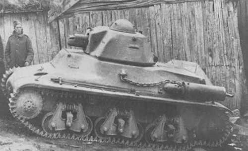 French H-35 light tank awaiting orders 1940