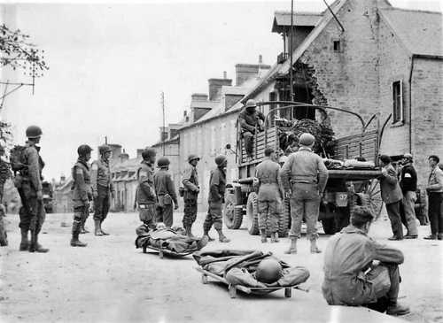 Wounded paratroopers