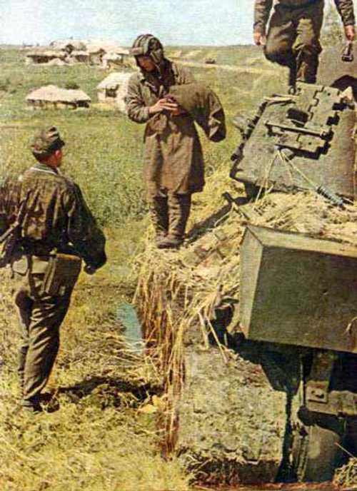 T-34 tank crew prisoner.