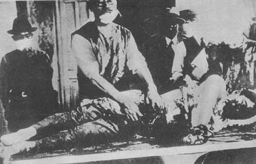 Japanese doctor preforming a vivisection (Graphic)