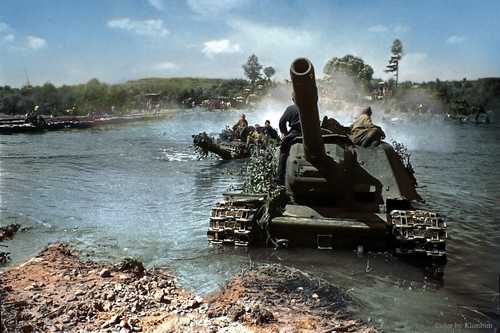 Soviet heavy tanks go west, 1944