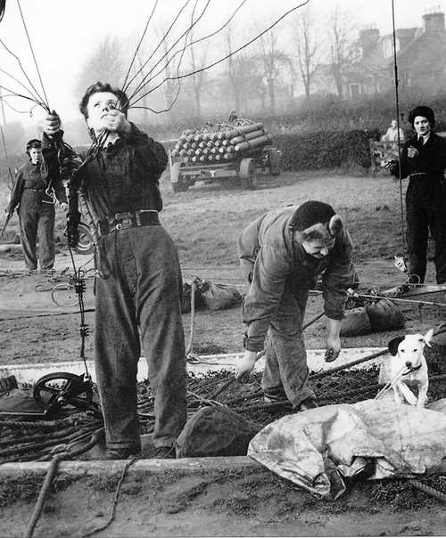 Womens barrage balloon unit