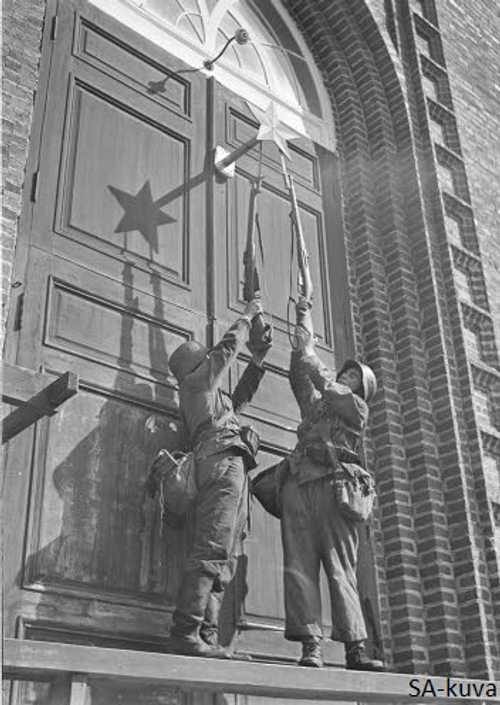Ottakaa se alas!/Take it down!