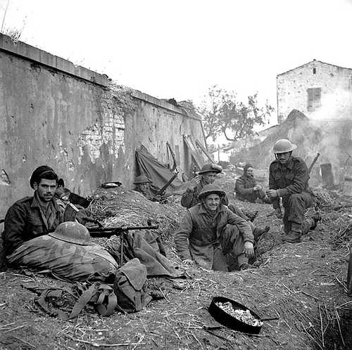 Canadian soldiers in Italy, 18 December 1943.